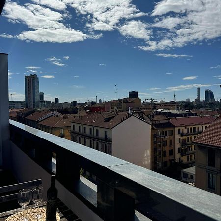 Appartamento Isola- Attico Con Balcone Milan Luaran gambar