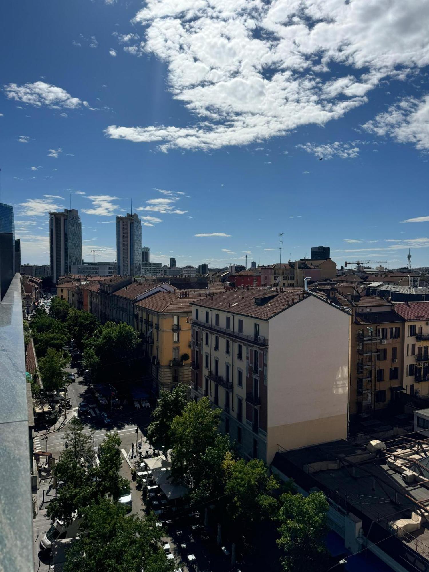 Appartamento Isola- Attico Con Balcone Milan Luaran gambar