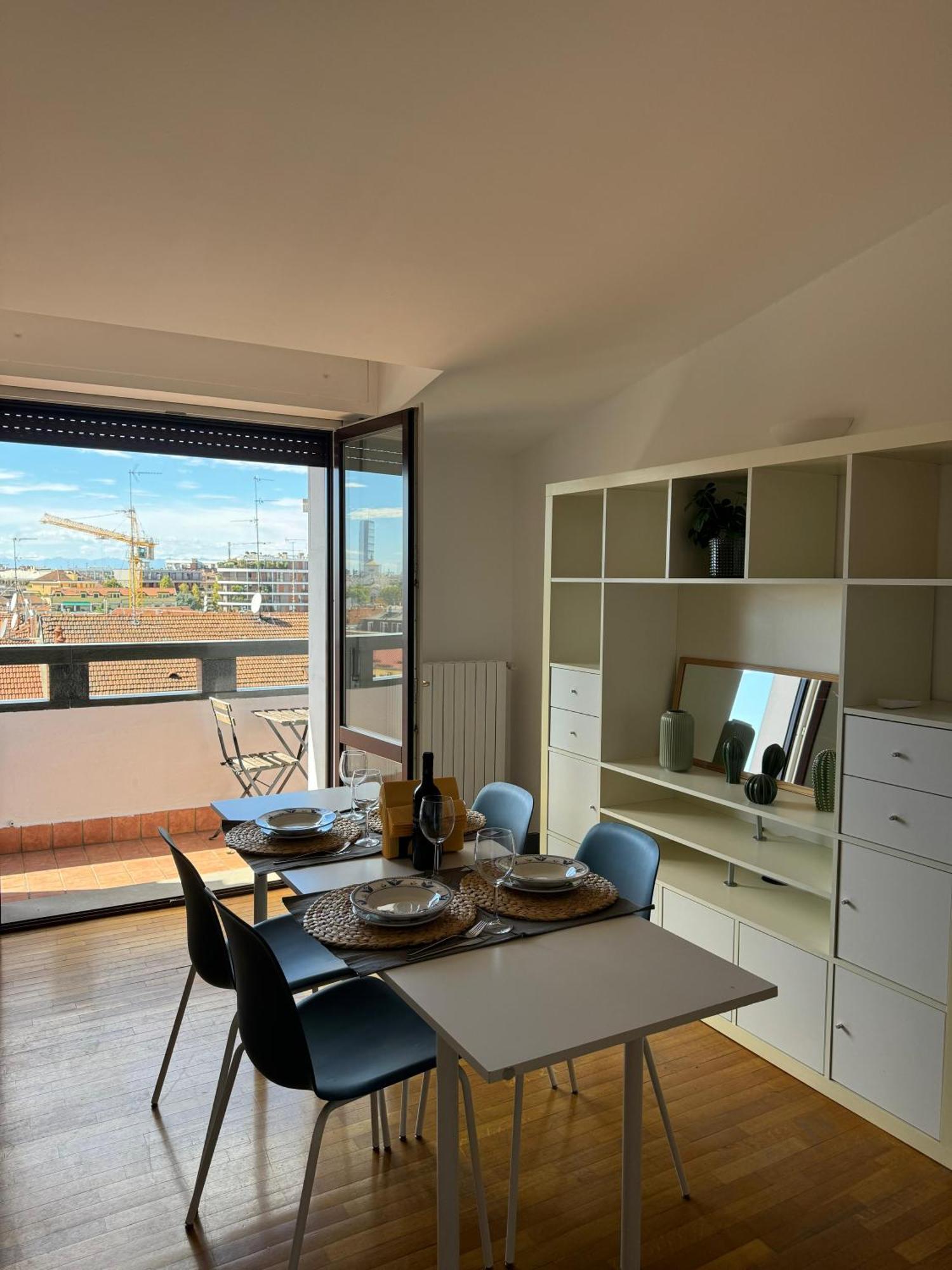 Appartamento Isola- Attico Con Balcone Milan Luaran gambar